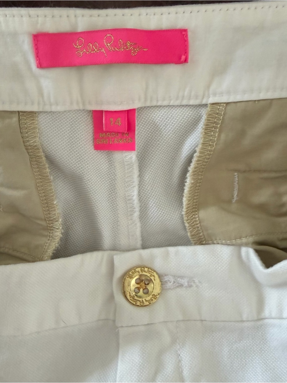 Lilly Pulitzer White Scallop-Hem Shorts. EEUC - Picture 2 of 6